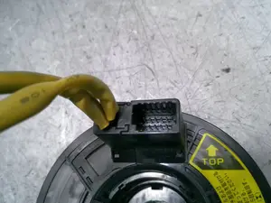 Foto de ANILLO AIRBAG TOYOTA COROLLA (E12) 1.6 16V (110 CV / 81 KW) referencia 8KH0265F foto 2