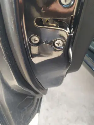 Foto de CERRADURA PUERTA DELANTERA IZQUIERDA NISSAN NOTE (E11E) 1.4 CAT (88 CV / 65 KW)