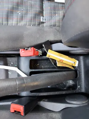 Foto de PRETENSOR AIRBAG DERECHO VOLKSWAGEN POLO IV (9N3) 1.9 TDI (101 CV / 74 KW)