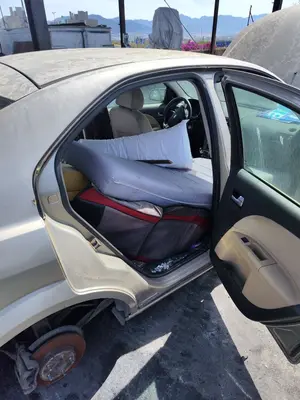 Foto de GOMAS CONTORNO PUERTA FORD MONDEO BERLINA (GE) 2.0 TDCi CAT (131 CV / 96 KW)