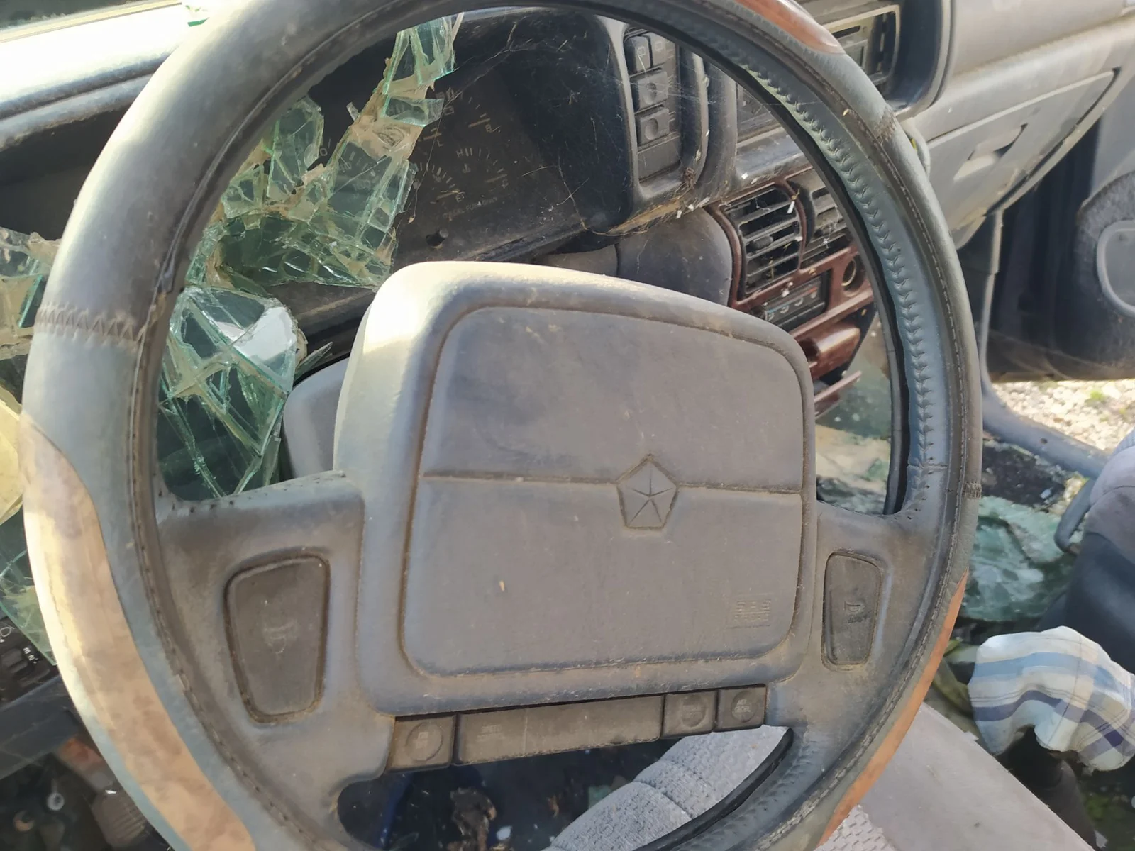 Foto de AIRBAG DELANTERO IZQUIERDO CHRYSLER VOYAGER GS 2.5 Turbodiesel (116 CV / 85 KW)
