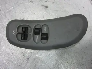 Foto de MANDO ELEVALUNAS DELANTERO DERECHO CHRYSLER VOYAGER (RG) referencia 04685780AB