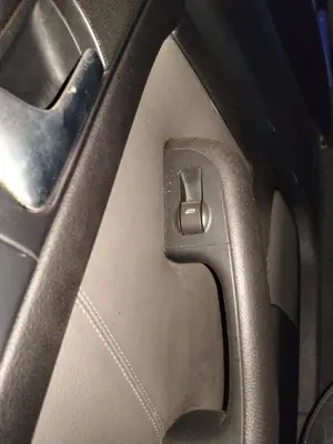 Foto de MANDO ELEVALUNAS TRASERO IZQUIERDO AUDI ALLROAD QUATTRO QUATTRO (4B5)