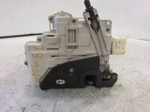 Foto de CERRADURA PUERTA DELANTERA IZQUIERDA AUDI A6 BERLINA (4F2) 4.2 V8 40V (335 CV / 246 KW) referencia 4F1837015 foto 2