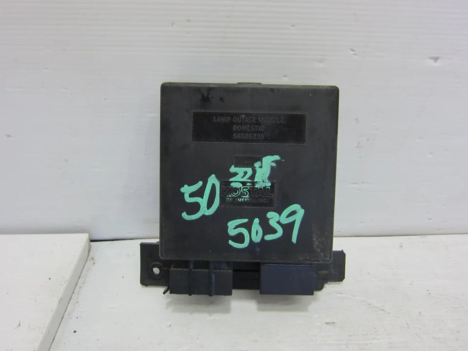 Foto de MODULO ELECTRONICO CHRYSLER JEEP GR.CHEROKEE (ZJ)/(Z) 5.2 V8 CAT (211 CV / 155 KW) referencia 56005235
