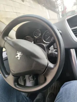Foto de VOLANTE PEUGEOT 207 CC CABRIO-COUPÉ 1.6 16V (120 CV / 88 KW)