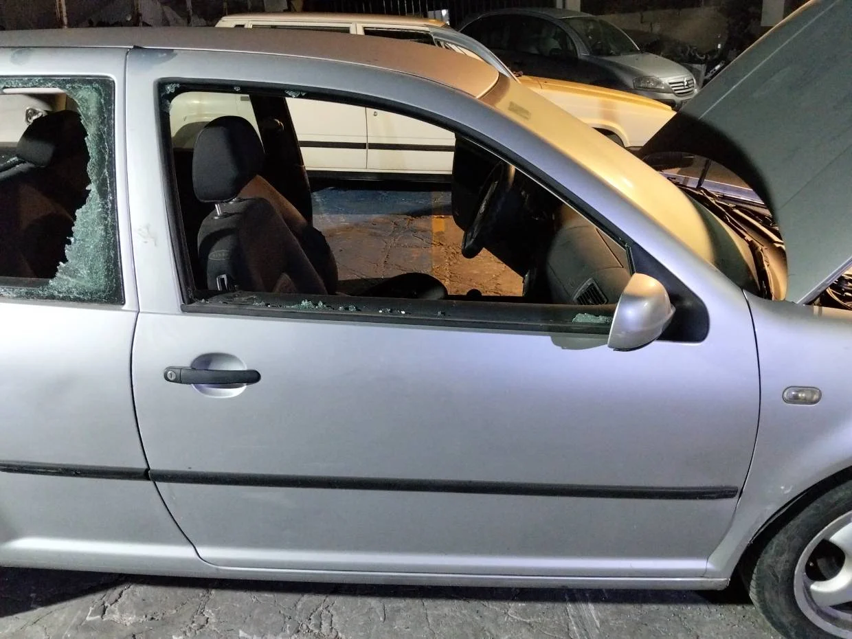 Foto de PUERTA DELANTERA DERECHA VOLKSWAGEN GOLF IV BERLINA (1J1)(10.1997)