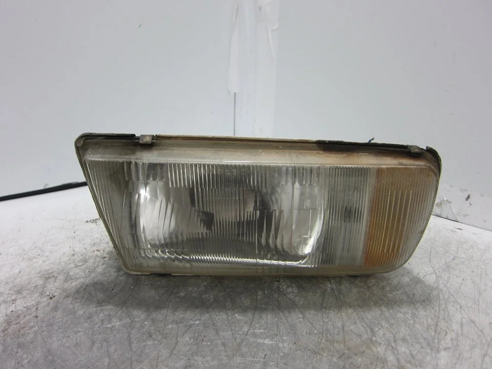 Foto de FARO DERECHO SUZUKI VITARA (SE/SF/ET) 2.0 Turbodiesel CAT (90 CV / 66 KW)
