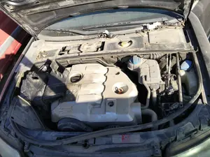 Foto de MOTOR COMPLETO AUDI A4 BERLINA (8E) 1.9 TDI (131 CV / 96 KW) referencia AWX