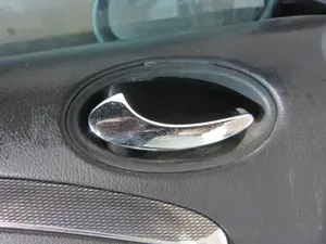 Foto de MANETA INTERIOR DELANTERA IZQUIERDA MERCEDES-BENZ CLK (BM 209) CABRIO 3.2 V6 18V CAT (218 CV / 160 KW)