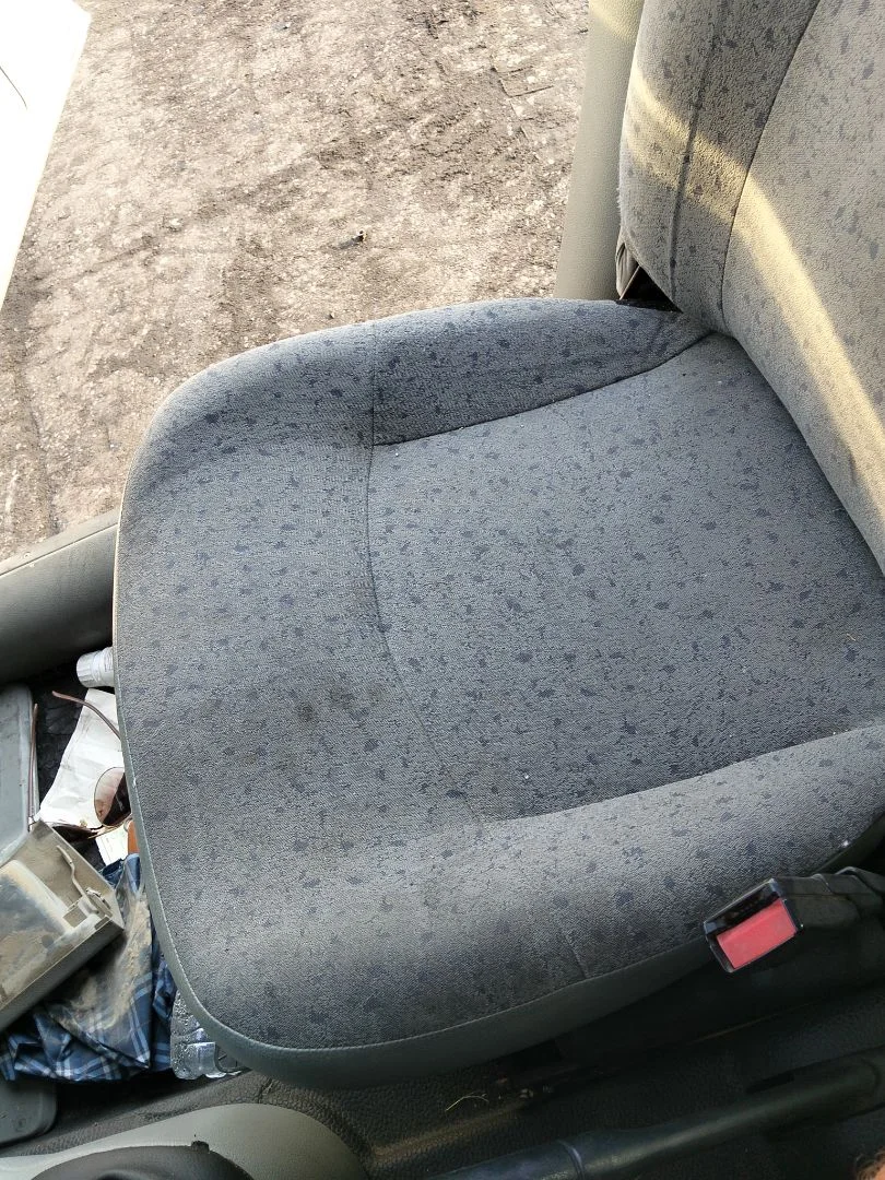 Foto de ASIENTO DELANTERO DERECHO RENAULT KANGOO I (F/KC0) 1.9 dCi Diesel CAT (84 CV / 62 KW)
