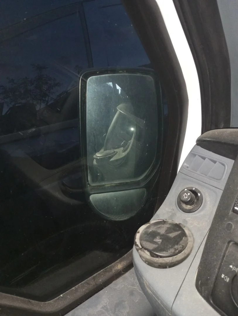 Foto de RETROVISOR IZQUIERDO FORD TRANSIT COMBI (TT9) 2.2 TDCi CAT (116 CV / 85 KW)