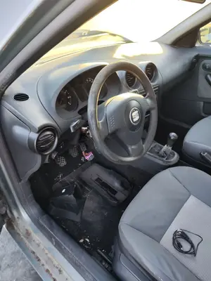 Foto de SALPICADERO SEAT CORDOBA BERLINA (6L2) 1.9 TDI (101 CV / 74 KW) referencia 6L1857003L FKZ foto 3