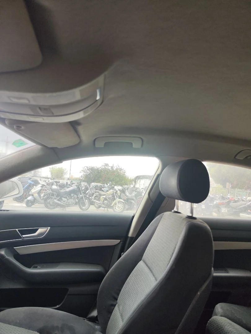 Foto de ASIDERO TECHO DELANTERO DERECHO AUDI A6 BERLINA (4F2) 2.0 TDI (140 CV / 103 KW) referencia 8P0857607P FKZ