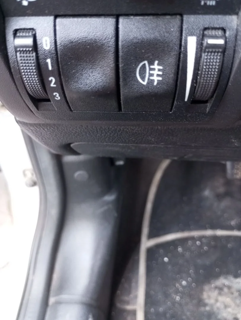 Foto de INTERRUPTOR OPEL ASTRA G BERLINA 1.6 CAT (Z 16 SE / L55) (84 CV / 62 KW)