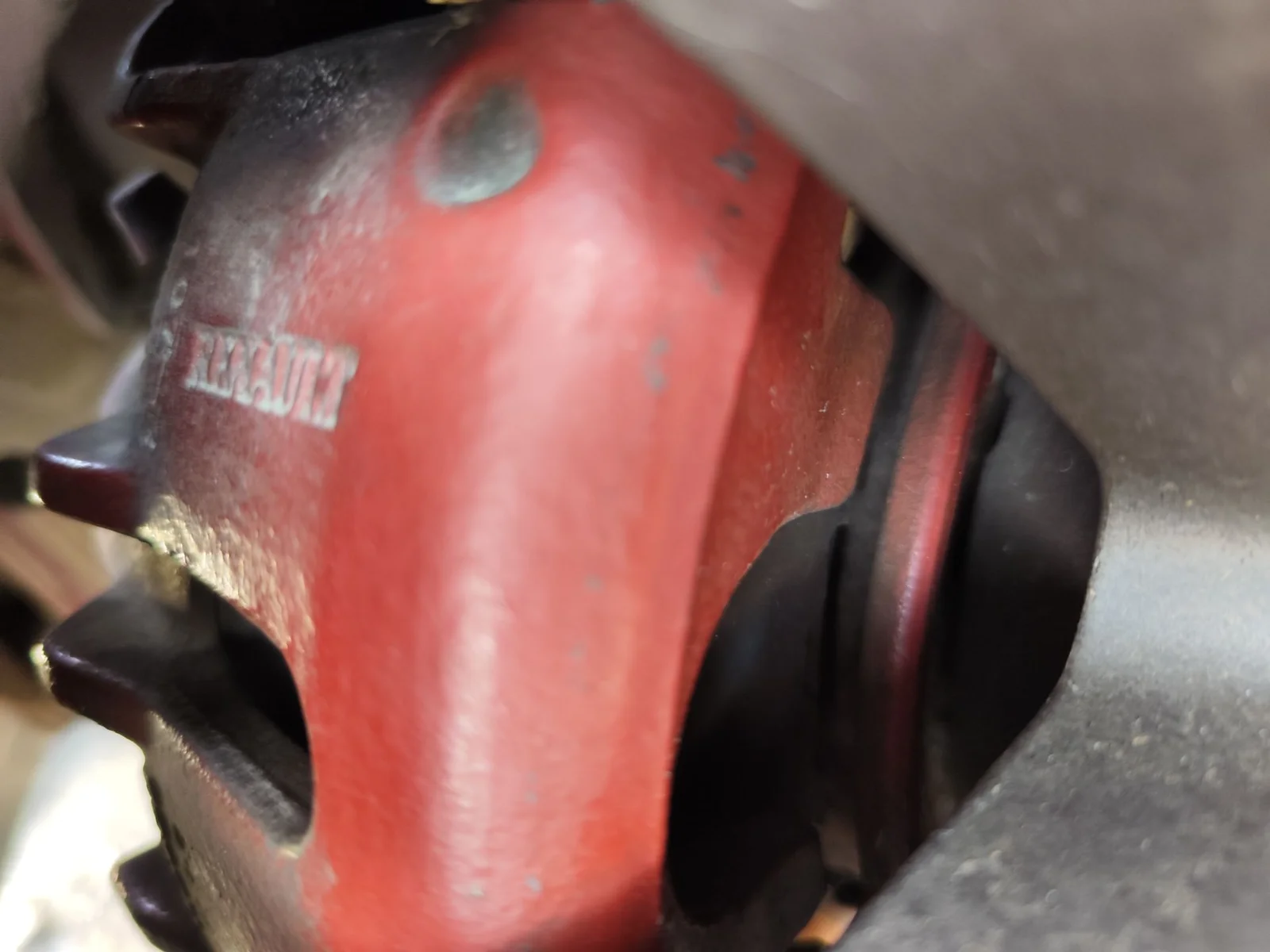 Foto de PINZA DE FRENO DELANTERA IZQUIERDA RENAULT MEGANE II BERLINA 3P 1.9 dCi Diesel (120 CV / 88 KW) referencia 7701207685