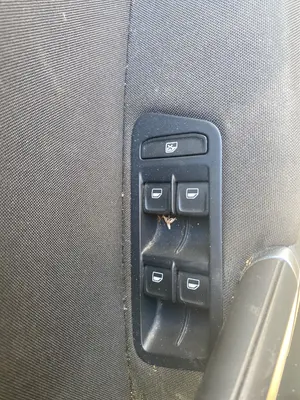 Foto de MANDO ELEVALUNAS DELANTERO DERECHO VOLKSWAGEN GOLF VII (5G1/BE1) 1.4 16V TSI (122 CV / 90 KW)