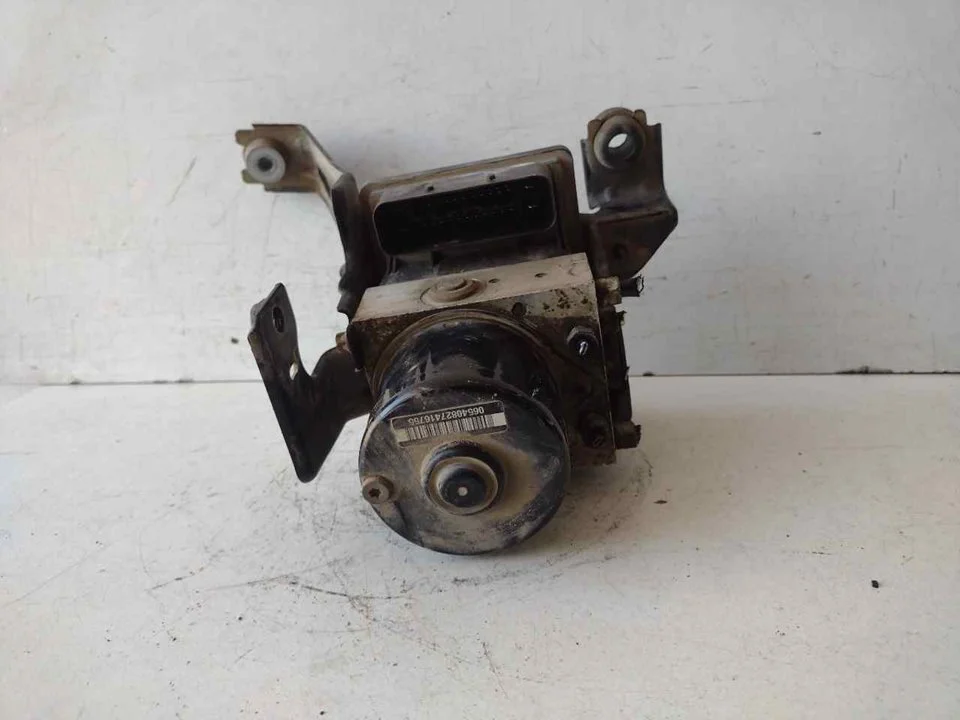 Foto de ABS FORD FOCUS BERLINA (CAP) 1.6 16V CAT (101 CV / 74 KW) referencia 1002060206