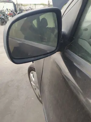 Foto de RETROVISOR IZQUIERDO NISSAN NOTE (E11E) 1.4 CAT (88 CV / 65 KW) foto 2