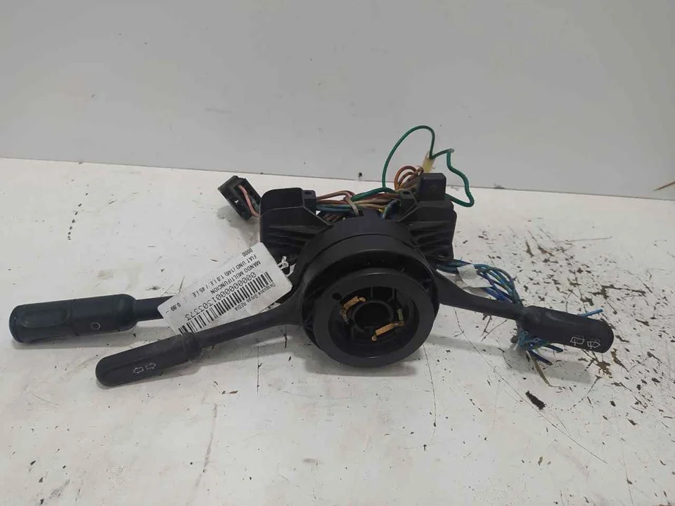 Foto de MANDO MULTIFUNCION FIAT UNO (146) 1.0 CAT (45 CV / 33 KW)