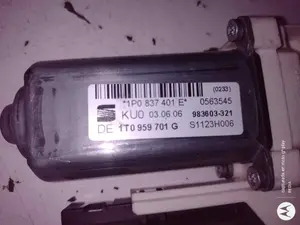 Foto de MOTOR ELEVALUNAS DELANTERO IZQUIERDO SEAT LEON (1P1) 1.9 TDI (105 CV / 77 KW) referencia 1P0837401 foto 5