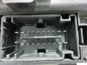 Foto de CAJA RELES / FUSIBLES OPEL CORSA D 1.2 16V CAT (Z 12 XEP / LB4) (80 CV / 59 KW) referencia 28084929 foto 7