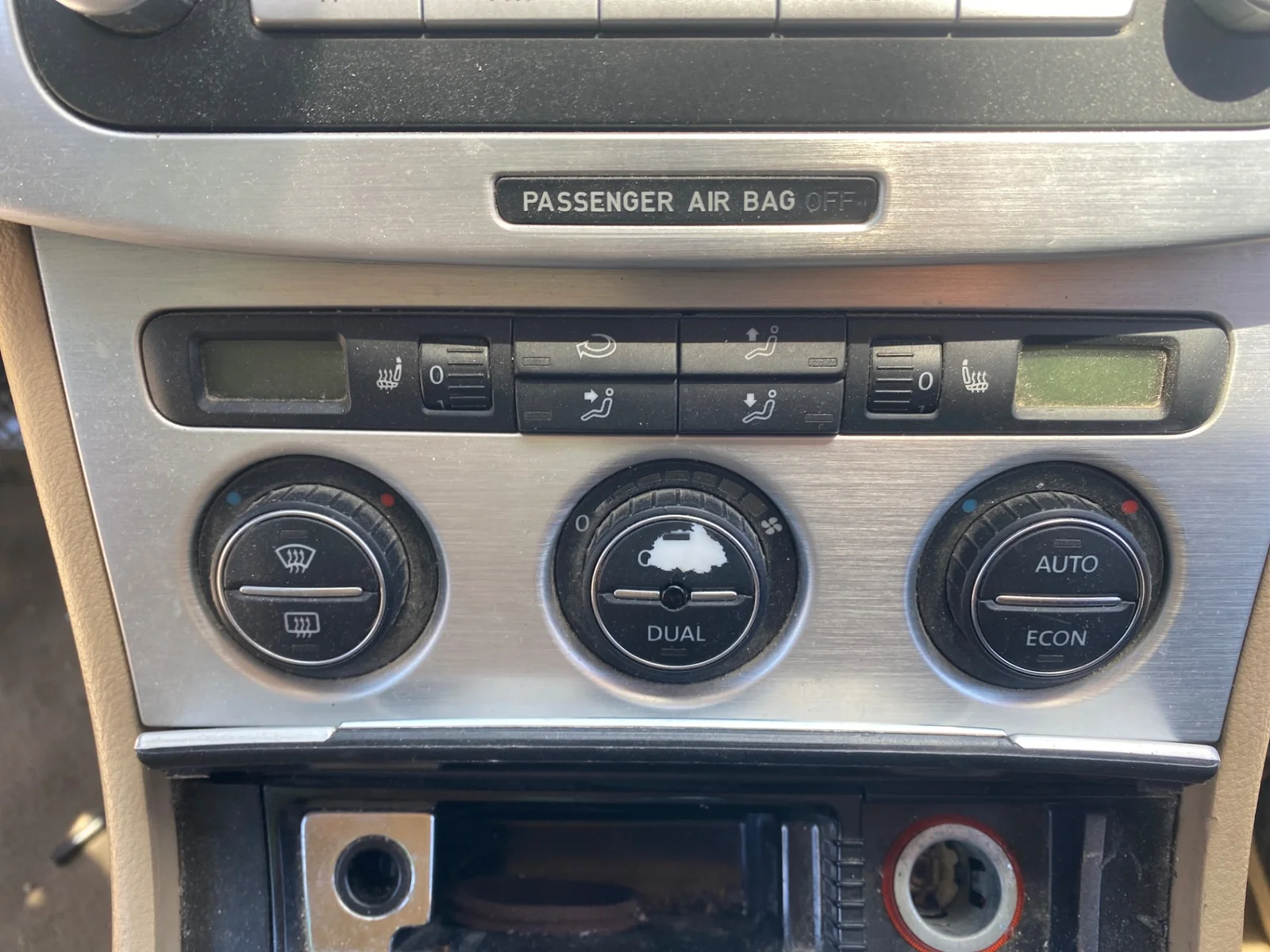 Foto de MANDO CALEFACCION / AIRE ACONDICIONADO VOLKSWAGEN PASSAT BERLINA (3C2) 2.0 TDI (140 CV / 103 KW) referencia 3C0907044BBFKZ