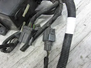Foto de CAJA RELES / FUSIBLES FORD FOCUS FAMILIAR (CAK) 1.8 TDCi CAT (101 CV / 74 KW) referencia 518276100 foto 2