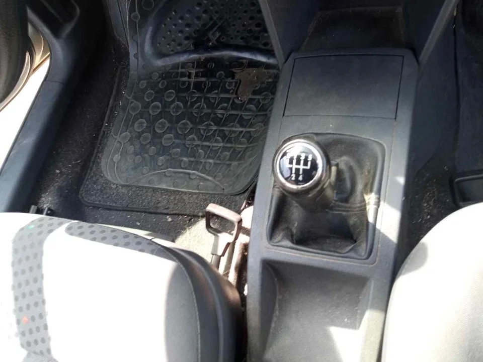 Foto de CAJA CAMBIOS VOLKSWAGEN POLO IV (9N1) 1.2 12V (64 CV / 47 KW) referencia GUE