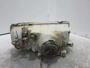 Foto de FARO DERECHO SUZUKI VITARA (SE/SF/ET) 2.0 Turbodiesel CAT (90 CV / 66 KW) foto 3