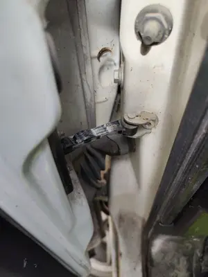 Foto de RETENEDOR PUERTA FIAT II DOBLÒ (263) CARGO 1.6 JTDM 16V CAT (105 CV / 77 KW)