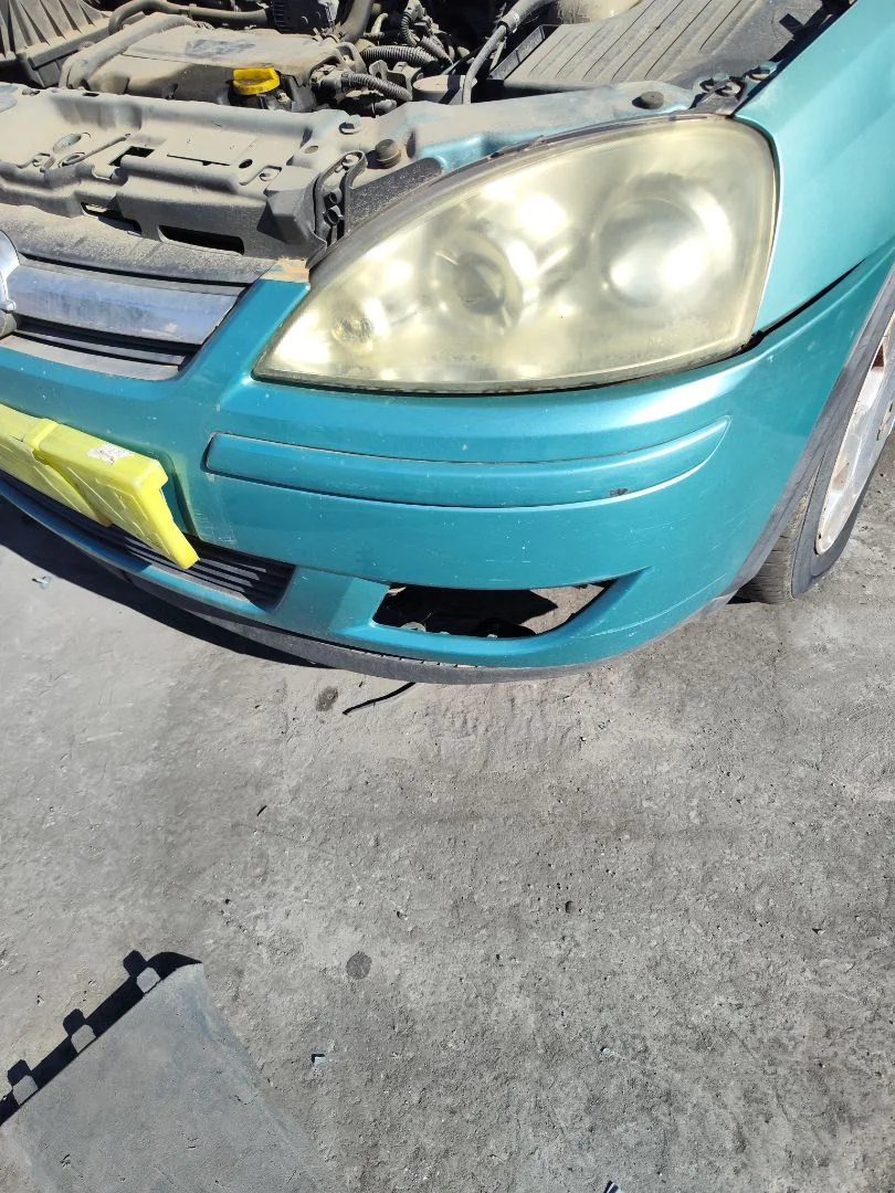 Foto de FARO IZQUIERDO OPEL CORSA C 1.2 16V CAT (Z 12 XEP / LB4) (80 CV / 59 KW)