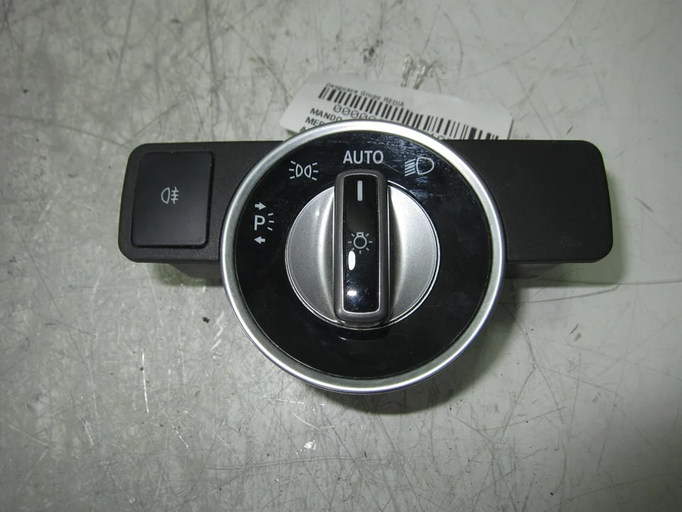 Foto de MANDO LUCES MERCEDES-BENZ CLASE GLE (BM 292) COUPE 3.0 CDI CAT (258 CV / 190 KW) referencia A212905