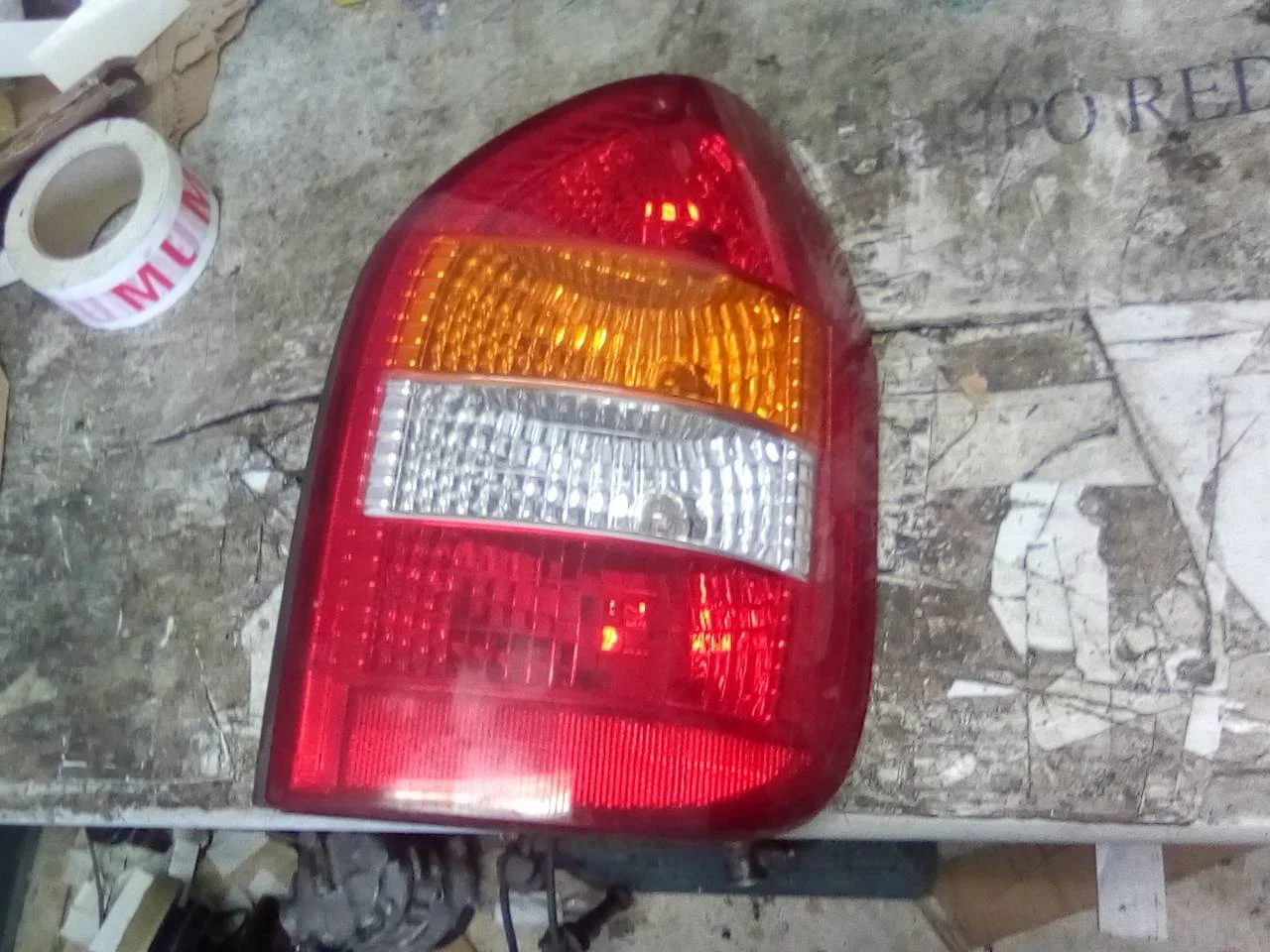 Foto de PILOTO TRASERO DERECHO OPEL ZAFIRA A 1.6 16V (101 CV / 74 KW) referencia 09117446