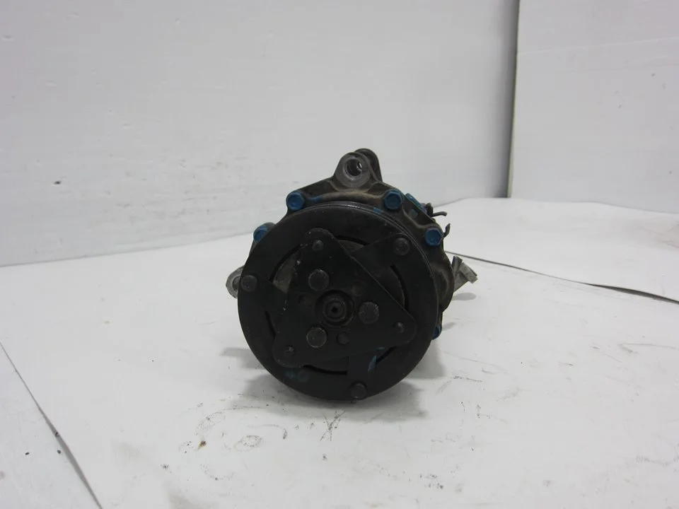 Foto de COMPRESOR AIRE ACONDICIONADO VOLKSWAGEN GOLF IV BERLINA (1J1)(10.1997) referencia SD6V121410