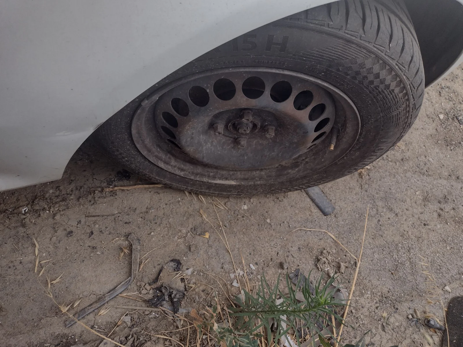 Foto de PASO RUEDA DELANTERO DERECHO OPEL CORSA D 1.2 16V CAT (Z 12 XEP / LB4) (80 CV / 59 KW) referencia 13187355