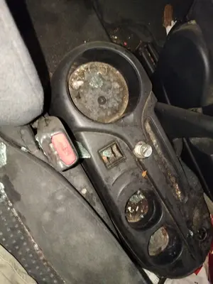 Foto de ENGANCHE CINTURON DELANTERO DERECHO MITSUBISHI GRANDIS (NA0W)