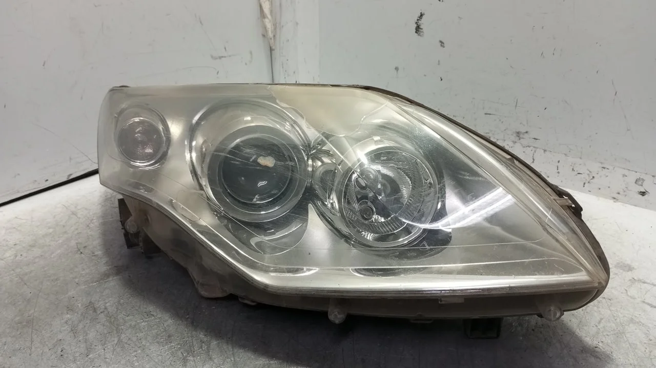 Foto de FARO DERECHO RENAULT LAGUNA III BERLINA 2.0 16V (140 CV / 103 KW) referencia 260100033R