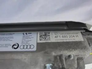 Foto de SALPICADERO AUDI A6 BERLINA (4F2) 4.2 V8 40V (335 CV / 246 KW) referencia 4F0857067A foto 11