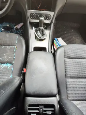 Foto de CONSOLA CENTRAL MERCEDES-BENZ CLASE C (BM 203) BERLINA 3.0 CDI CAT (224 CV / 165 KW)