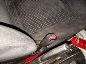 Foto de ENGANCHE CINTURON DELANTERO IZQUIERDO MITSUBISHI GRANDIS (NA0W)