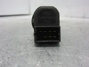 Foto de MANDO RETROVISOR FORD MONDEO BERLINA (GE) 3.0 V6 24V CAT (226 CV / 166 KW) referencia 93BG17B676BA foto 2