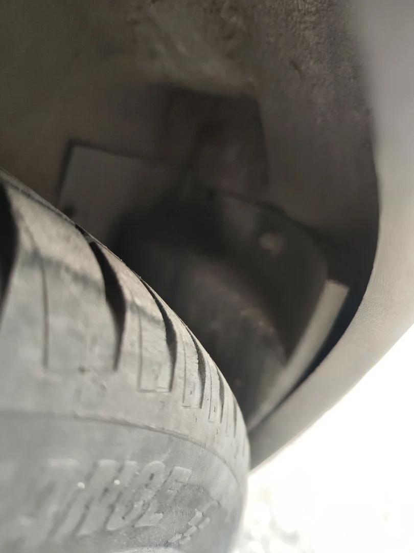 Foto de PASO RUEDA TRASERO IZQUIERDO OPEL CORSA C 1.2 16V CAT (Z 12 XEP / LB4) (80 CV / 59 KW)
