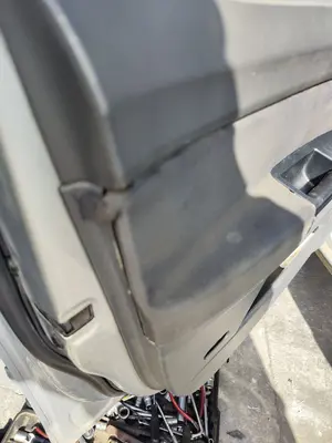 Foto de GUARNECIDO PUERTA DELANTERA IZQUIERDA VOLKSWAGEN POLO IV (9N1) 1.4 16V (75 CV / 55 KW) referencia 6Q4867011HEFKZ foto 2