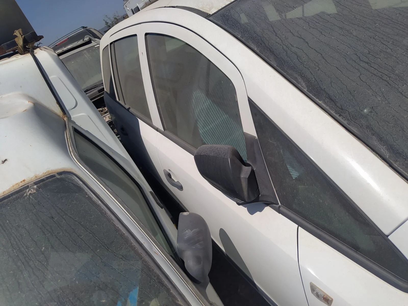 Foto de CERRADURA PUERTA TRASERA DERECHA OPEL ZAFIRA B 1.9 CDTI (120 CV / 88 KW) referencia 13210738