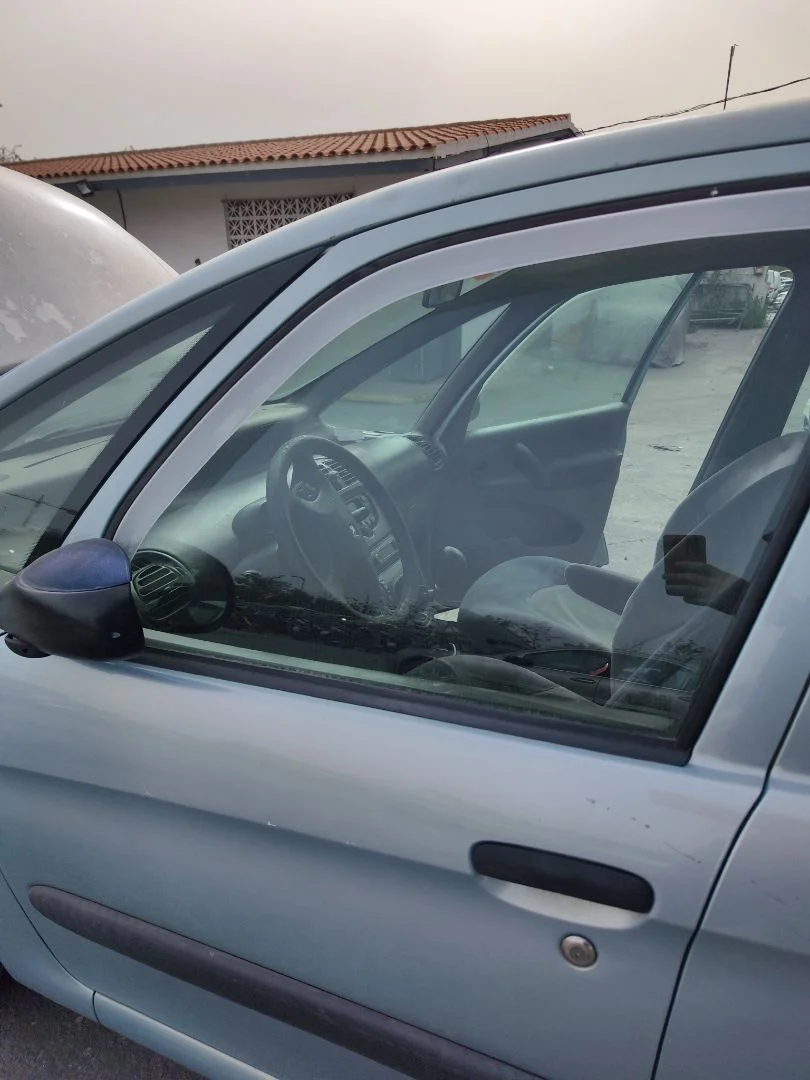 Foto de LUNA DELANTERA IZQUIERDA CITROEN XSARA PICASSO 1.6 HDi CAT (9HY / DV6TED4) (109 CV / 80 KW) referencia 920188