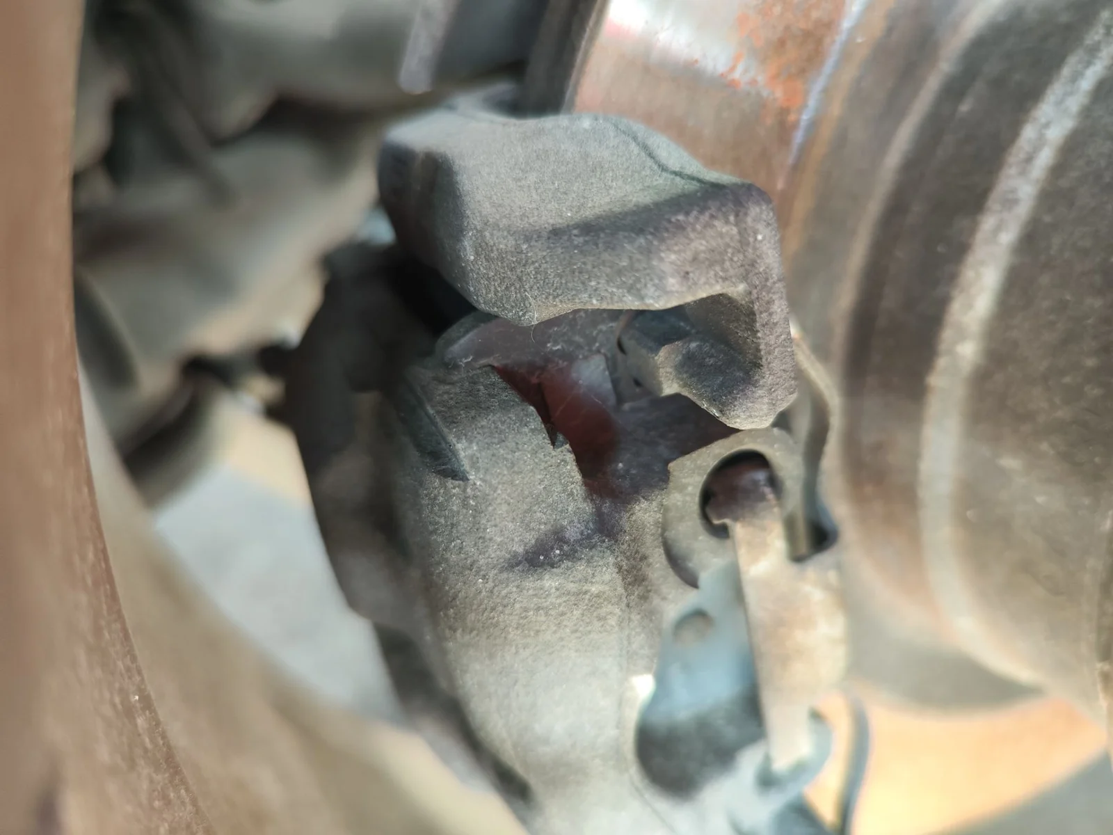 Foto de PINZA DE FRENO TRASERA IZQUIERDA BMW SERIE 3 BERLINA (E90) 2.0 16V Diesel (163 CV / 120 KW)