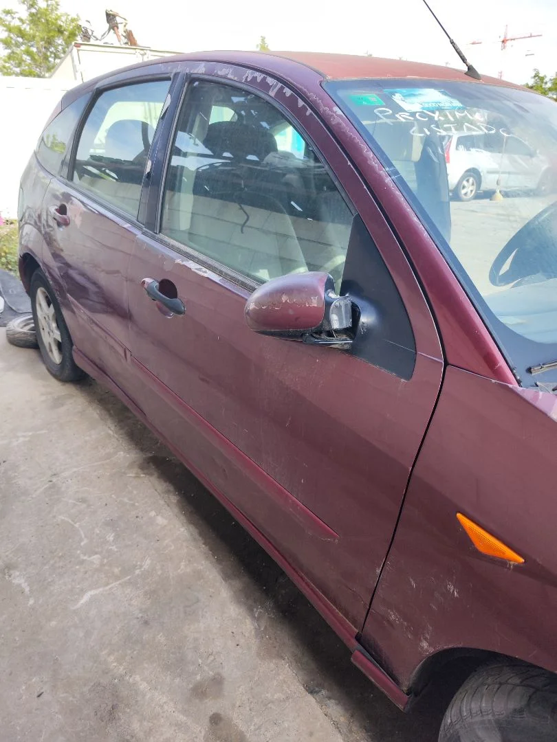 Foto de PUERTA DELANTERA DERECHA FORD FOCUS BERLINA (CAK) 1.6 16V CAT (101 CV / 74 KW)