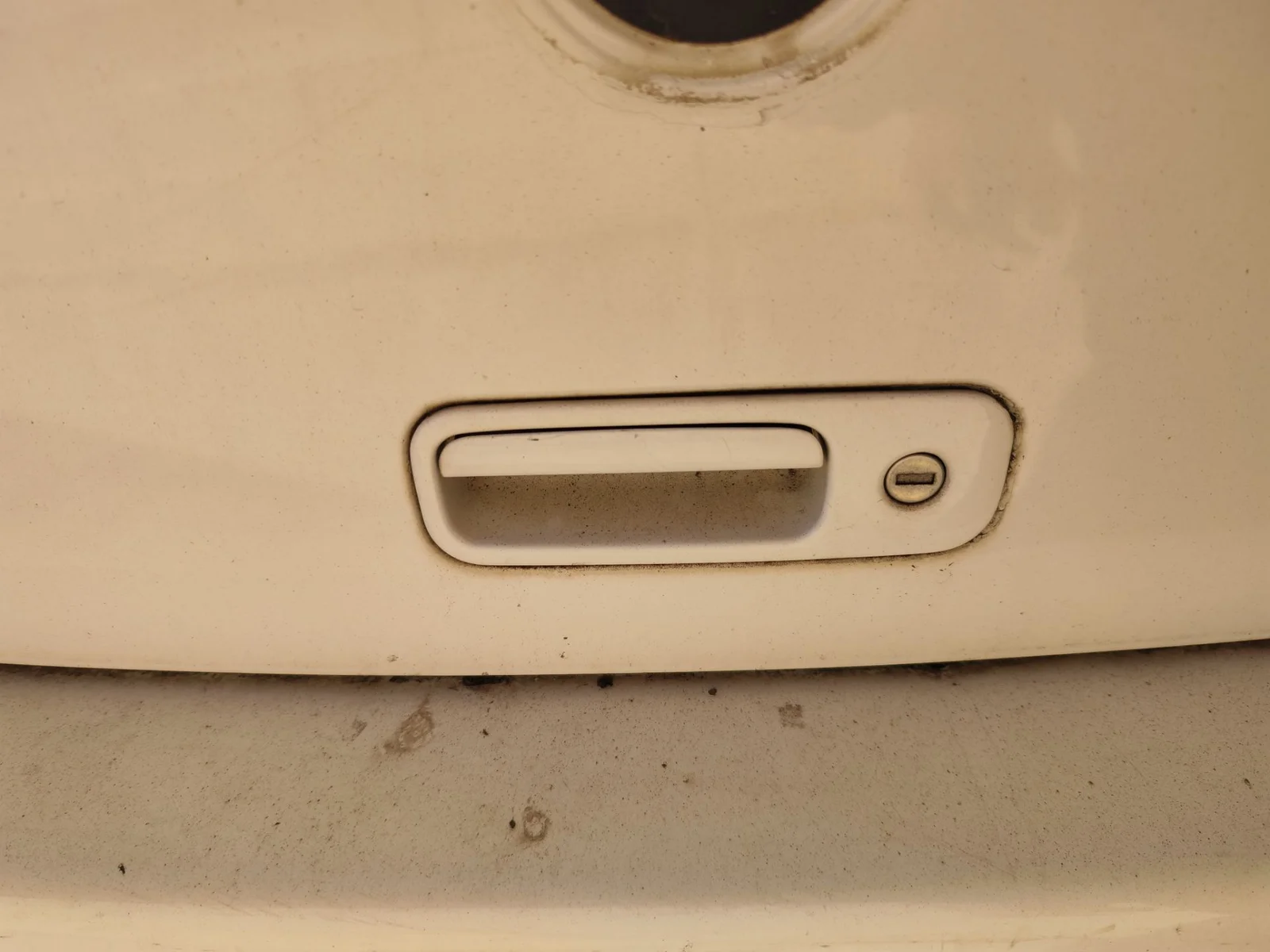 Foto de CERRADURA MALETERO / PORTON VOLKSWAGEN GOLF IV BERLINA (1J1)(10.1997) 2.0 (116 CV / 85 KW)