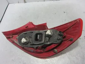 Foto de PILOTO TRASERO IZQUIERDO OPEL CORSA D 1.4 16V (90 CV / 66 KW) referencia 89038960A foto 3